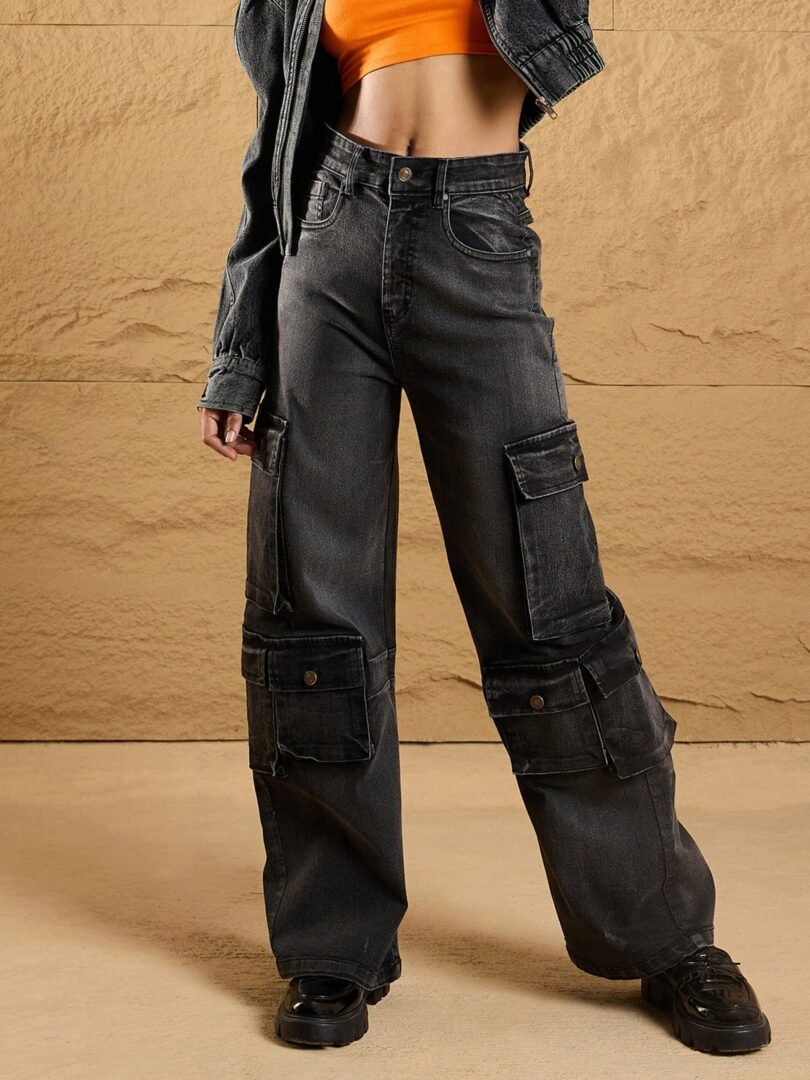 Women Black Washed Multi Pockets Cargo Jeans